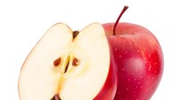 Konsumsi apel dapat membantu program diet hingga menjaga tubuh tetap bugar. Namun seperti kebanyakan biji tanaman lainnya, biji apel juga mengandung racun sianida. Jika biji apel dikonsumsi dalam jumlah sangat banyak, risikonya bisa sangat fatal dan menyebabkan kematian. (Foto: ilustrasi/thinkstock)
