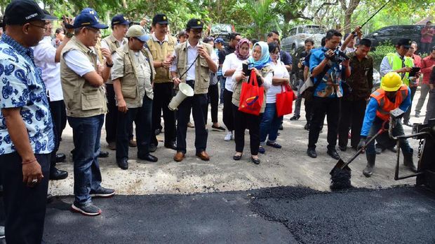  Sampah Plastik Jadi Aspal