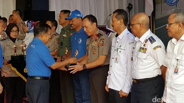 Wapres JK ingin adanya manajemen transportasi yang baik.