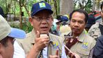 Penampakan Sampah Plastik Disulap Jadi Aspal