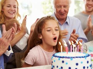 Ups! Tiup Lilin Ulang Tahun Ternyata Berpotensi Sebarkan Bakteri