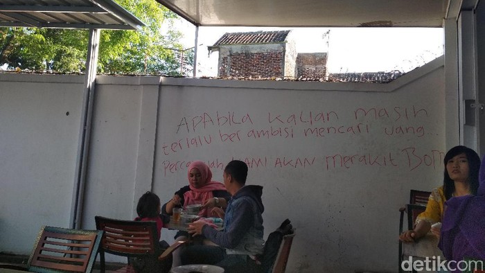 Polisi Masih Dalami Pelaku Coretan Ancaman Bom di Alfamart Bandung