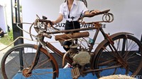 Motor yang pertama kali diproduksi Suzuki juga dipamerkan. Motor yang diproduksi pada tahun 1952 itu adalah Suzuki Power Free.