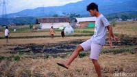 Dari 31 kecamatan yang ada di Kabupaten Bandung, hanya tujuh kecamatan yang memiliki alun-alun di antaranya Kecamatan Majalaya, Ciparay, Soreang, Banjaran, Cicalengka, Ibun dan Ciwidey. Sementara di Kecamatan Paseh sendiri belum memiliki alun-alun yang dapat digunakan untuk melakukan aktivitas seperti olahraga dan kegiatan lainnya.