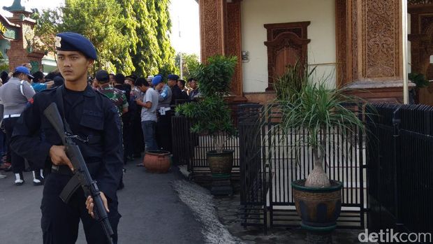 Polisi Datangi Padepokan Dimas Kenjeng Jelang Sidang Vonis