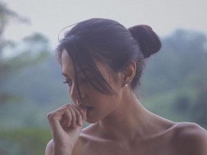 Hidup Sederhana Jadi Kebiasaan Aurelie Moeremans Sejak Kecil