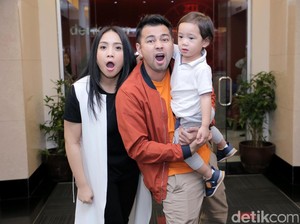 Hadiri Premiere Rafathar, Raffi Ahmad dan Nagita Slavina Naik Helikopter