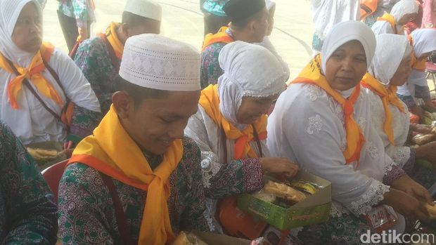 Kisah Amir Hasan, Nabung Sejak SMP Demi Naik Haji