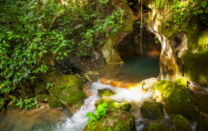 Pintu neraka Suku Maya di Belize Pintu neraka Suku Maya di Belize