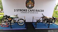 Dua motor Suzuki yang telah dimodifikasi dengan tema cafe racer mejeng di Indonesia Motorcycle History.