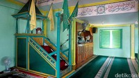 Masjid Jami Sultan Ayub telah mengalami renovasi. Renovasi terakhir diresmikan pada tanggal 26 Juli 2009 oleh Bupati Sangggau Ir H Setiman H Sudin.