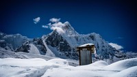 Mungkin inilah toilet tertinggi yang berada pada ketinggian 6.812 meter di atas permukaan laut. letaknya ada di Ama Dablam, Nepal (Dok. CNN)