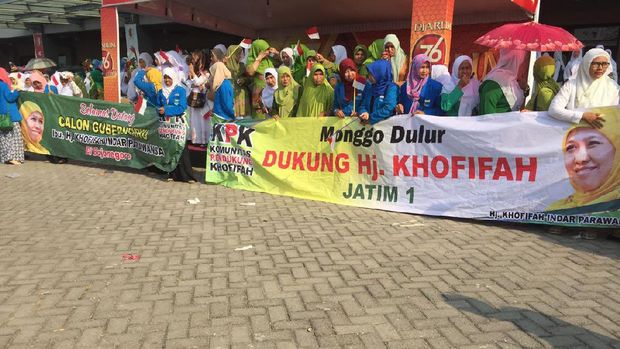 Baliho Dukungan untuk Khofifah Bertebaran di Bojonegoro