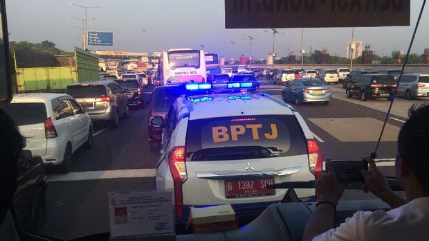 Waktu Tempuh Bus Gratis Bekasi Barat-Bundaran HI 100 Menit