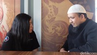 detikcom juga sempat mewawancara Novel Baswedan secara langsung di Singapura pada 30 Juli 2017. Saat itu, Novel blak-blakan soal kondisinya hingga dalang di balik teror kepadanya (Foto: Dhani Irawan/detikcom)