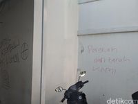 Alfamart di Bandung Diteror Coretan Bom