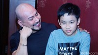 Deddy dan Azka saat ditemui di kediamannya di kawasan Bintaro, Tangerang Selatan pada akhir pekan lalu. Pool/Ismail/detikFoto.