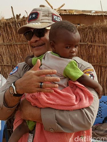 Polri dan Dubes RI Beri Bantuan ke Pengungsi Internal di Sudan