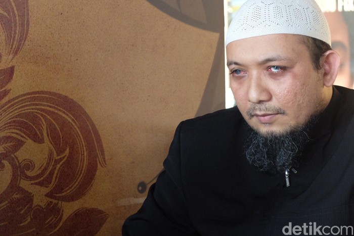 Novel Duga Kapolri Dilapori soal Oknum Polisi Terima Order Teror