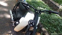 Pada suku cadang yang baru bisa dilihat pada ban Mizzle M52 di bagian depan dan belakang. Aki juga sudah menggunakan aki baru 6V. Foto: Wilar Bayu Priambodo