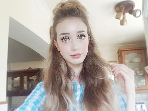 Punya Wajah Secantik Barbie, Kok Bisa Gadis Ini Malah Sulit Dapat Pacar?