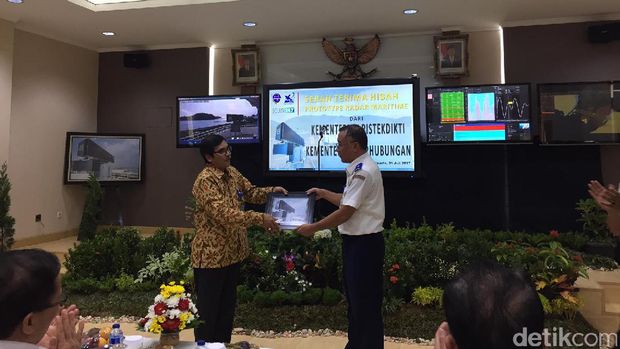 Kemenhub Terima Hibah Radar dari Kemenristekdikti