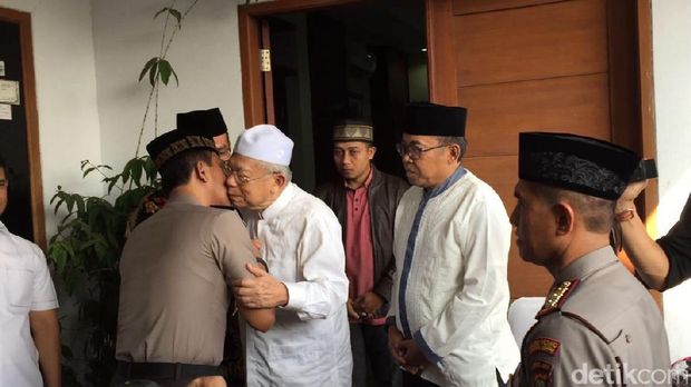 Kapolda Metro Sambangi Kediaman KH Ma'ruf Amin