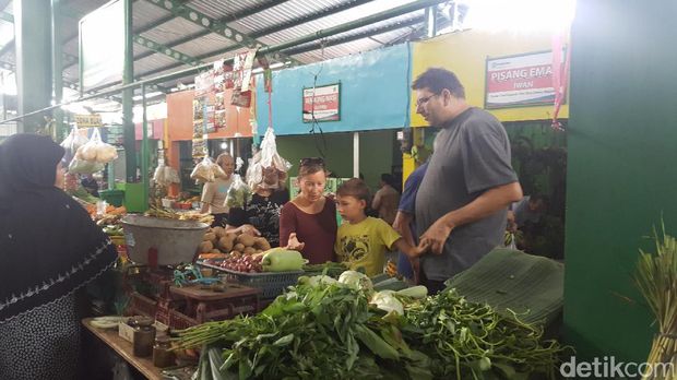 Pasar Oro-Oro Dowo Malang ramai dikunjungi/
