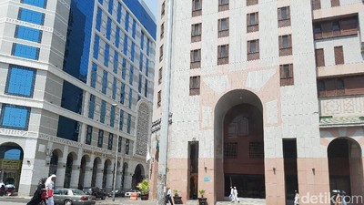 Potret Jemaah Haji di Tengah Hutan Beton Madinah
