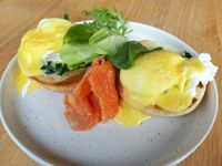 Ini <i>Egg Benedict</i> dari Tiga Kafe di Kawasan Senopati, Mana yang Enak?