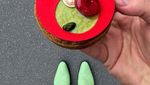 Keren! Pastry Chef Ini Bikin Foto Pastry Senada dengan Warna Sepatunya