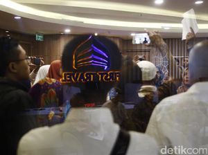 Jadi Tersangka, Pemilik First Travel Resmi Ditahan Bareskrim