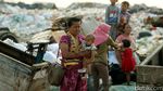 Kehidupan Anak-anak di Balik Tumpukan Sampah di Taman BMW