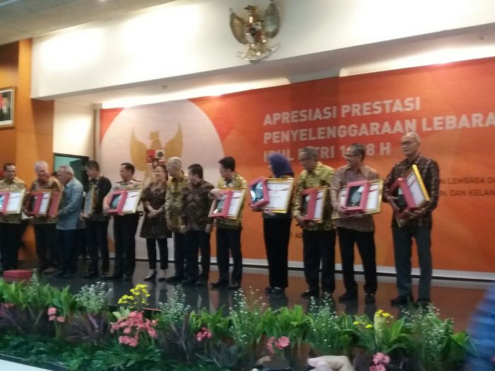 Kementan Raih Penghargaan Apresiasi Prestasi Lebaran 2017 (Foto: Dok. Kementan) Kementan Raih Penghargaan Apresiasi Prestasi Lebaran 2017 (Foto: Dok. Kementan)