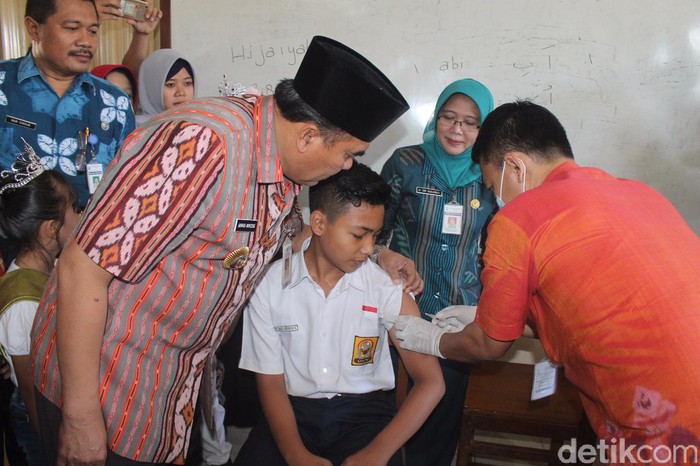 Imunisasi MR. Foto: Wikha Setiawan/detikcom Imunisasi MR. Foto: Wikha Setiawan/detikcom