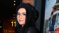 Ayushita saat ditemui di Gala Premiere film Berangkat di CGV Grand Indonesia, Jakarta Pusat, Senin (31/7/2017) malam. Pool/Ismail/detikFoto.