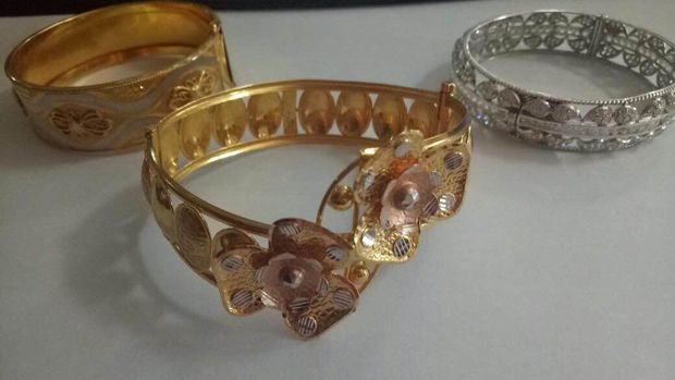 Barang bukti perhiasan yang diamankan