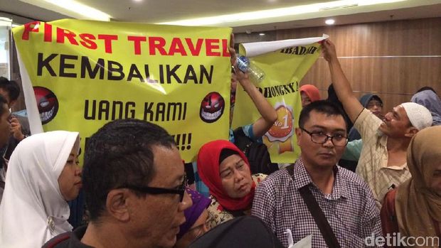 Maju Mundur Kena di Kasus Dana Jemaah Umrah First Travel