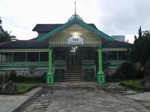 Melihat Keraton Surya Negara dan Pedang Pusaka 1616