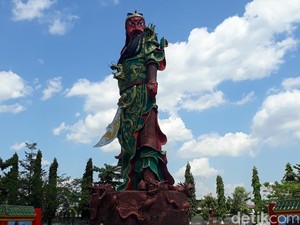Patung Khong Co di Tuban Simbol Kesetiaan, Kebenaran, dan Keberanian