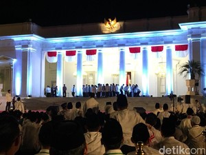 Didampingi Mbah Moen dan Maruf Amin, Jokowi-JK Zikir di Istana