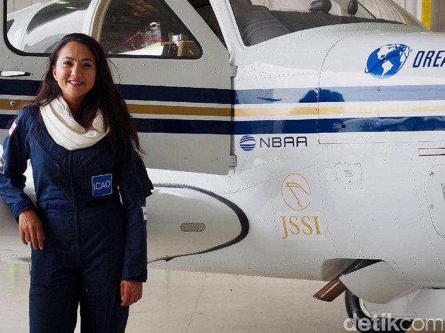 Pilot Cantik Afghanistan