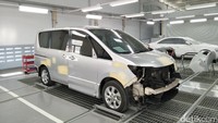 AUTOGLAD tidak hanya memberikan perbaikan kualitas tinggi namun akan berikan pelayanan terbaik pula. Tak sekedar perbaikan dengan hasil sempurna namun juga melalui proses serta pelayanan terbaik bagi konsumen-konsumen kami, ujar Wilianto Husada, Presiden Direktur PT Indomobil Sompo Japan.. Foto: Ruly Kurniawan