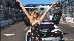 Aksi Kate Upton di Trek Balap Mobil Listrik