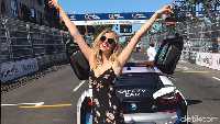 Akhir pekan kemarin Kate terlihat berpose dengan BMW i8 di sela-sela balapan Formula E di Montreal, Kanada. Foto: Instagram/kateupton