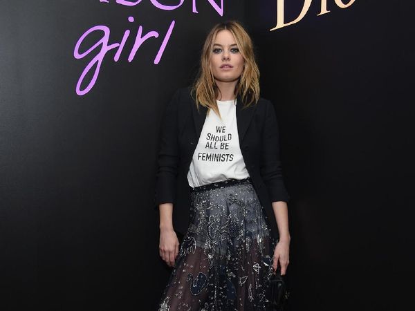 Foto: 10 Momen Modis Model Camille Rowe, Gebetan Baru Harry Styles