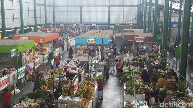 Pasar Oro Oro Dowo Ramai Dikunjungi