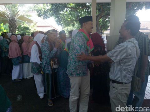 Calon Jamaah Haji Lamongan diberangkatkan/