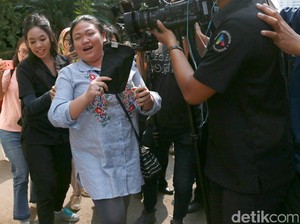 Korban Anak Nia Daniaty Sebut Farhat Abbas Tak Berhak Ikut Campur