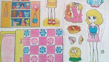 Boneka kertas semacam ini tak kalah serunya dari boneka sungguhan. Karakter bisa dipasang pakaian ataupun aksesoris. Foto: istimewa